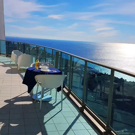 Benidorm Sky 40 *